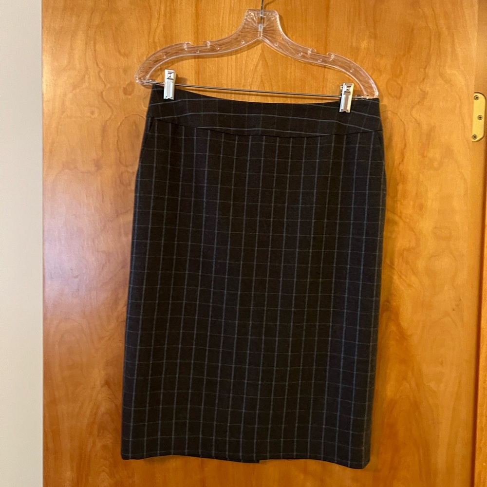 J. McLaughlin Wool Skirt Charcoal Gray Blue Plaid Lined Back Slit Size 6